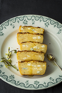 『すぐに焼けるケーキ型つき ガトーインビジブル』（宝島社）